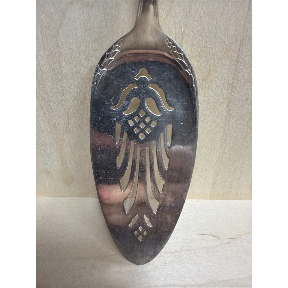 Holmes & Edwards IS Spring Garden Cake Pie Server Silverware‎